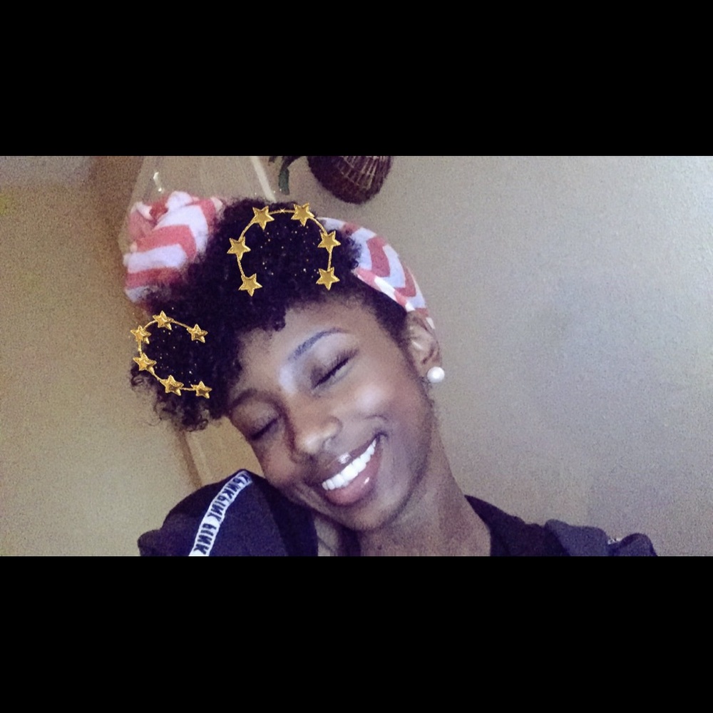 Meet your Posher, Nia